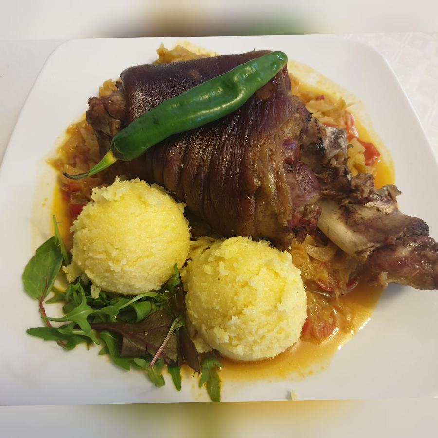 Flori De Mar Hotel Poiana Mărului Eksteriør billede