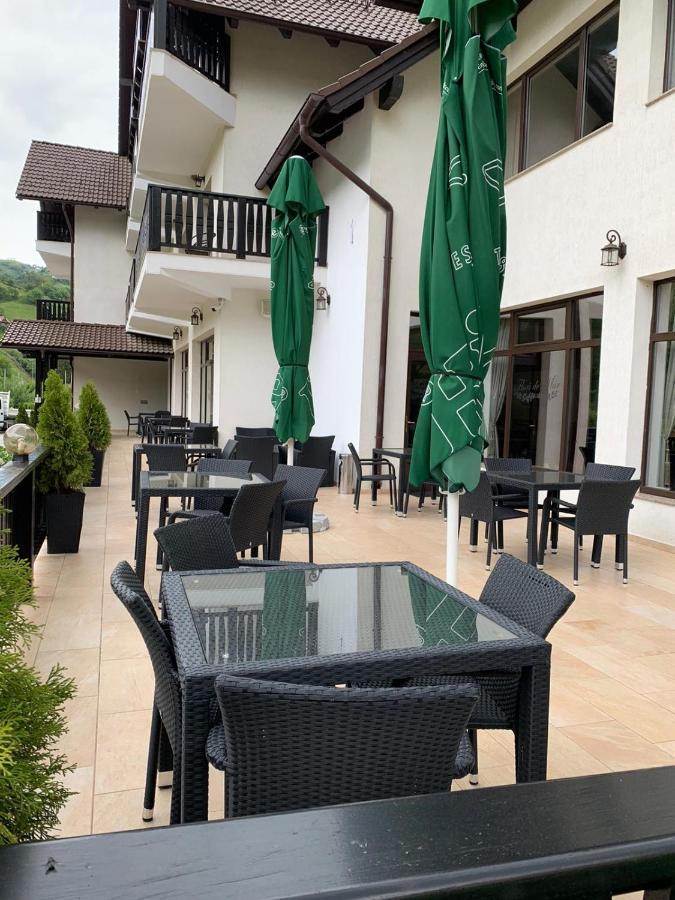 Flori De Mar Hotel Poiana Mărului Eksteriør billede