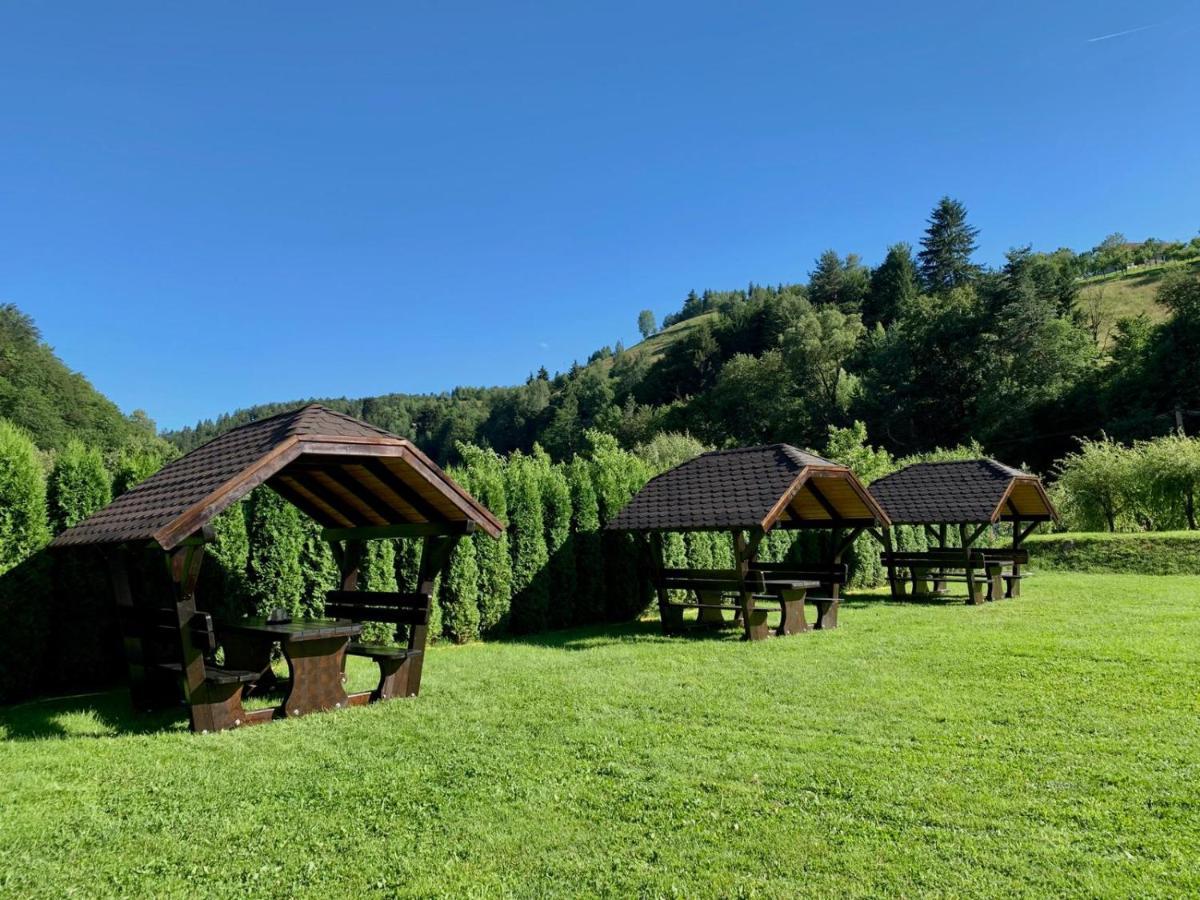 Flori De Mar Hotel Poiana Mărului Eksteriør billede