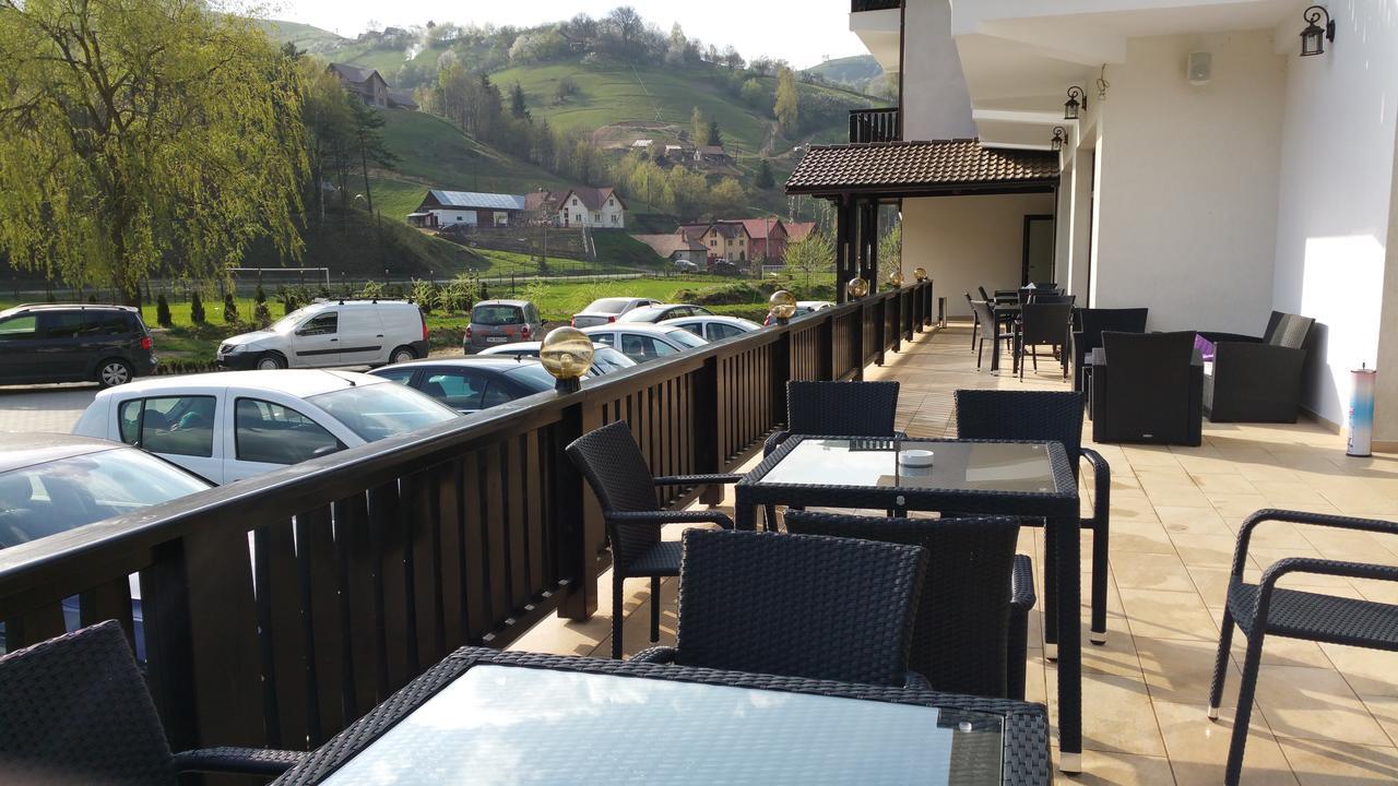 Flori De Mar Hotel Poiana Mărului Eksteriør billede