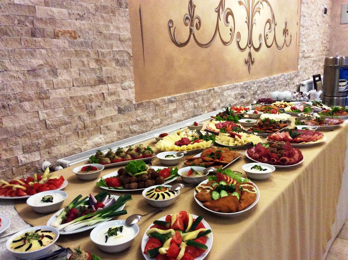 Flori De Mar Hotel Poiana Mărului Eksteriør billede