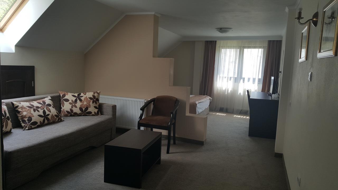 Flori De Mar Hotel Poiana Mărului Eksteriør billede